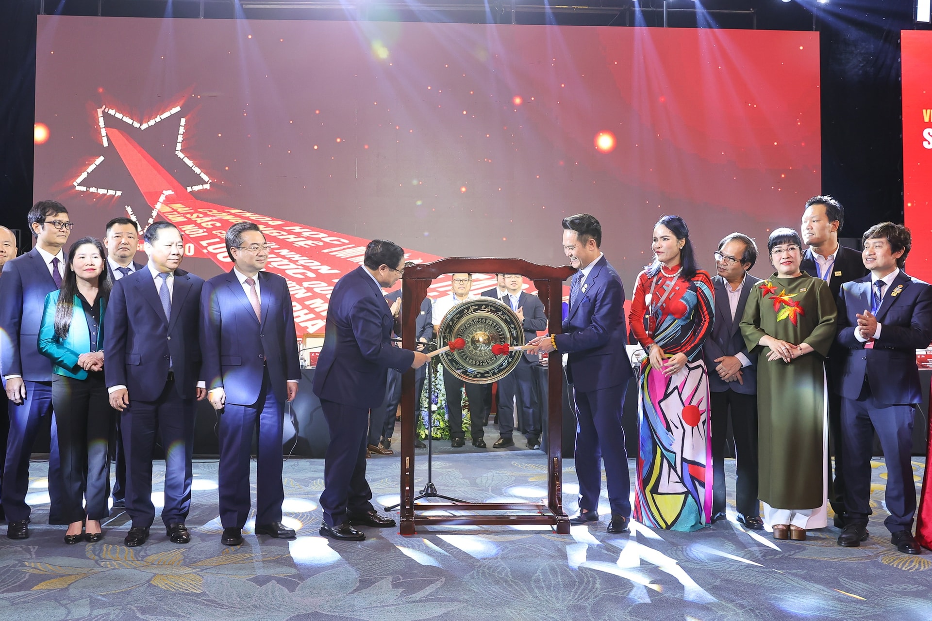 Thủ tướng nêu 6 mong muốn, kỳ vọng với cộng đồng doanh nghiệp, khu vực kinh tế tư nhân- Ảnh 8.