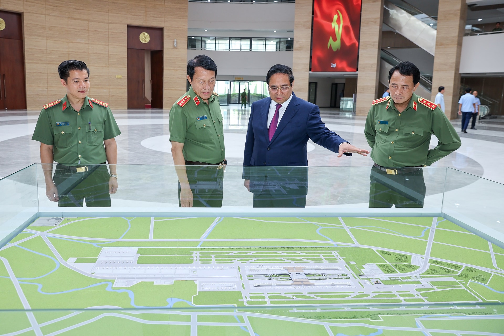 Thủ tướng: Phòng ngừa, ứng phó tổng thể, hiệu quả với các đe dọa an ninh phi truyền thống- Ảnh 9. Thủ tướng: Phòng ngừa, ứng phó tổng thể, hiệu quả với các đe dọa an ninh phi truyền thống- Ảnh 9.