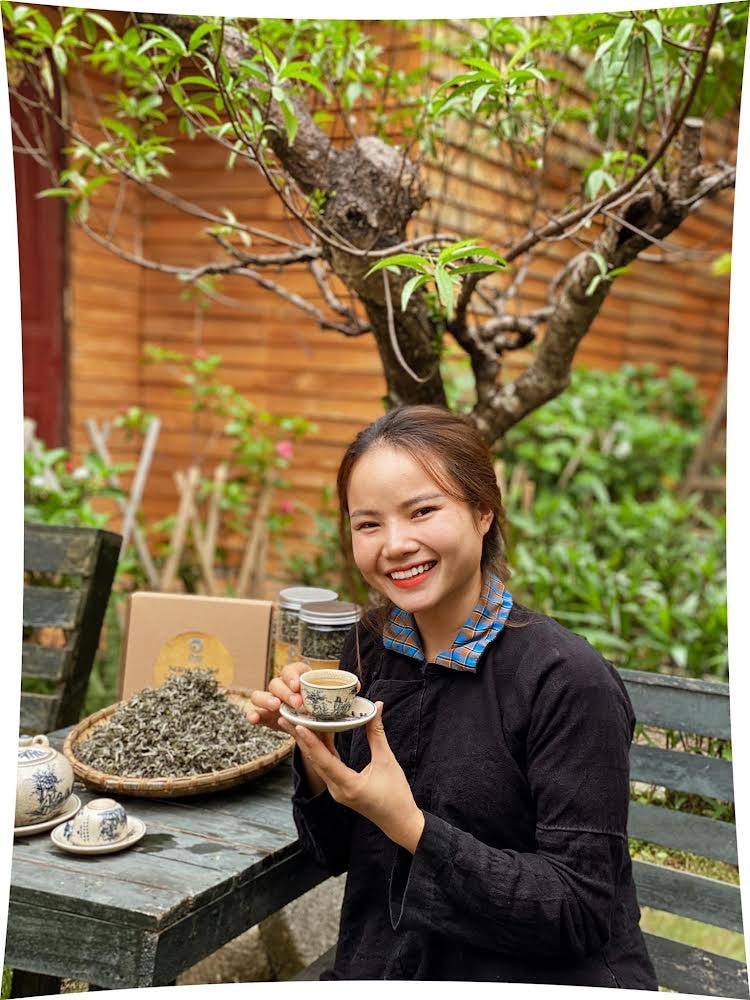 ị Lý Thị ThủyCh