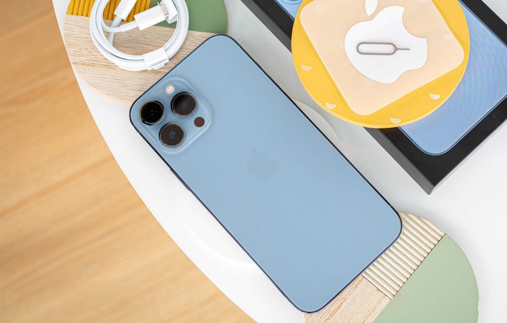 iphone1.jpg