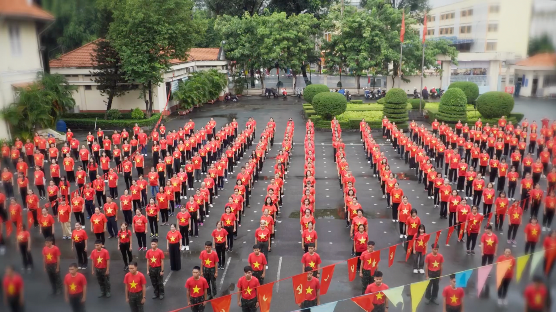 MV được đông đảo bạn trẻ cover