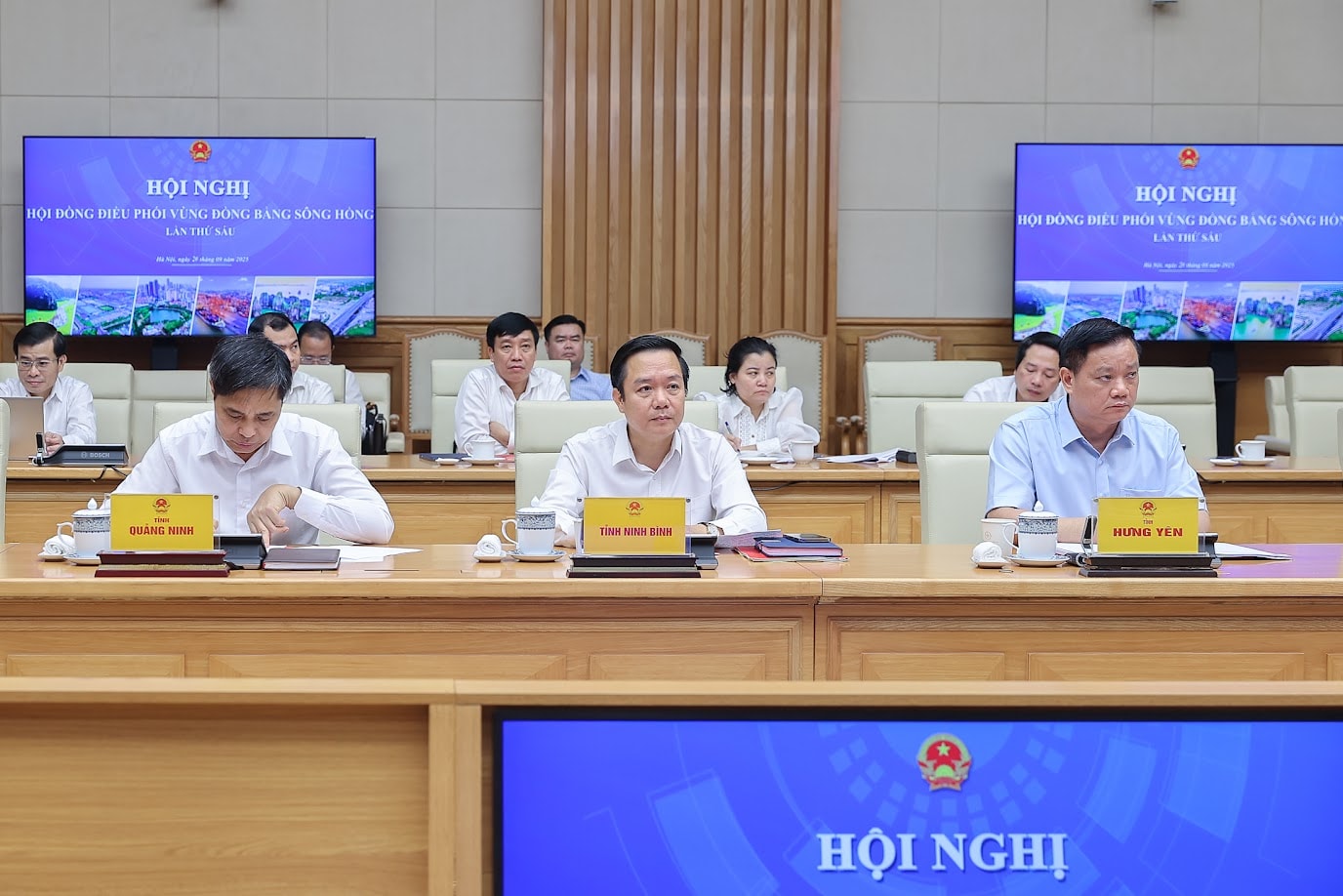 Thủ tướng: Vùng Đồng bằng sông Hồng phát huy '3 tiên phong', tạo động lực, truyền cảm hứng cho các vùng khác- Ảnh 7. Thủ tướng: Vùng Đồng bằng sông Hồng phát huy '3 tiên phong', tạo động lực, truyền cảm hứng cho các vùng khác- Ảnh 7.