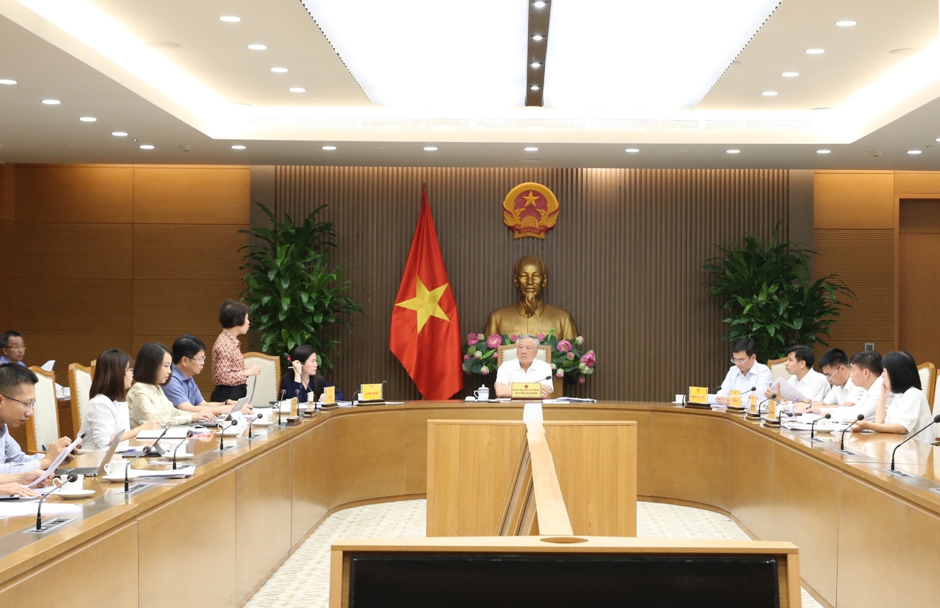 Rà soát, tiếp thu, hoàn thiện các dự thảo Nghị định về Trung tâm tài chính quốc tế tại Việt Nam- Ảnh 1.