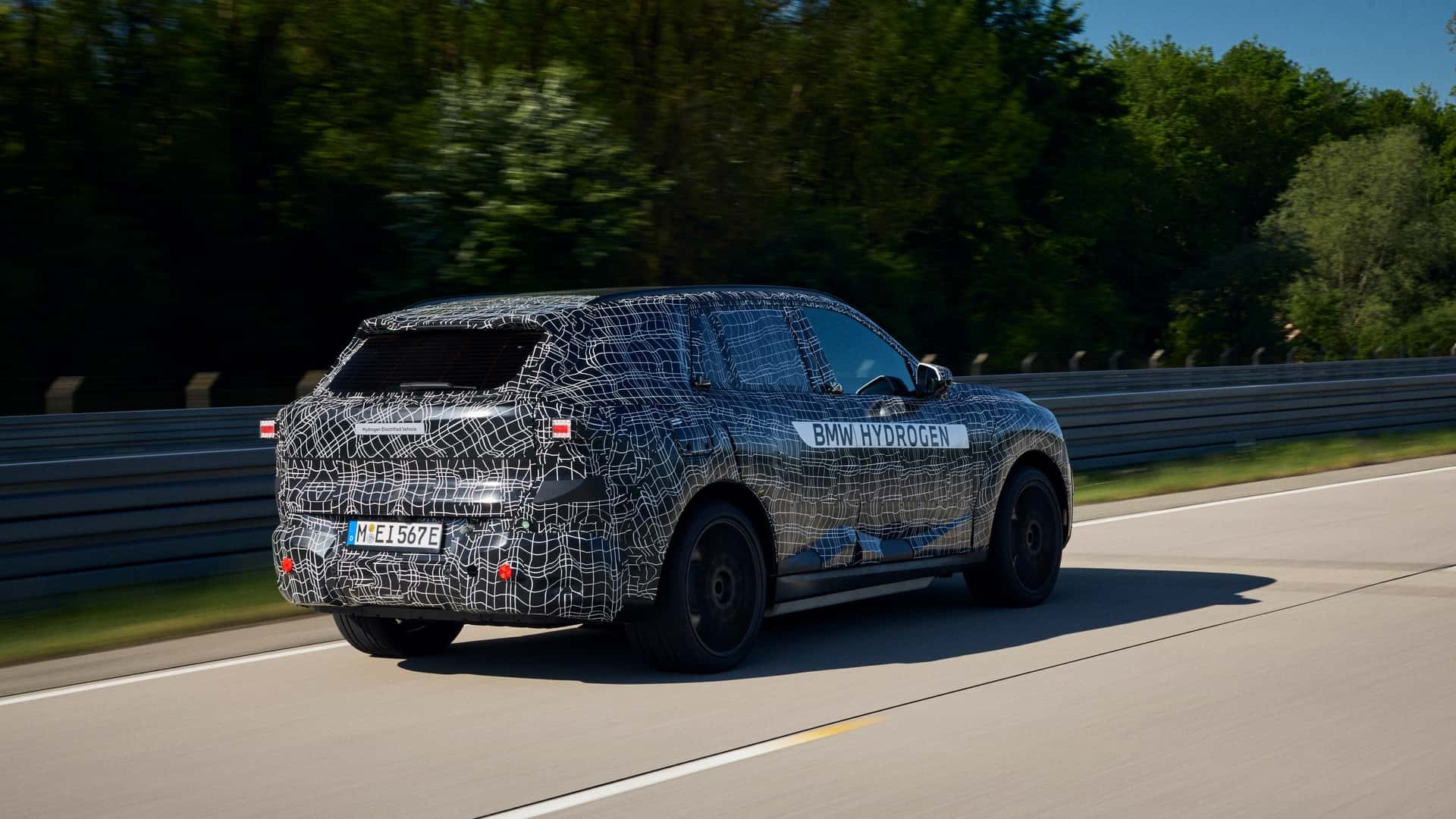 BMW iX5 FCEV 1
