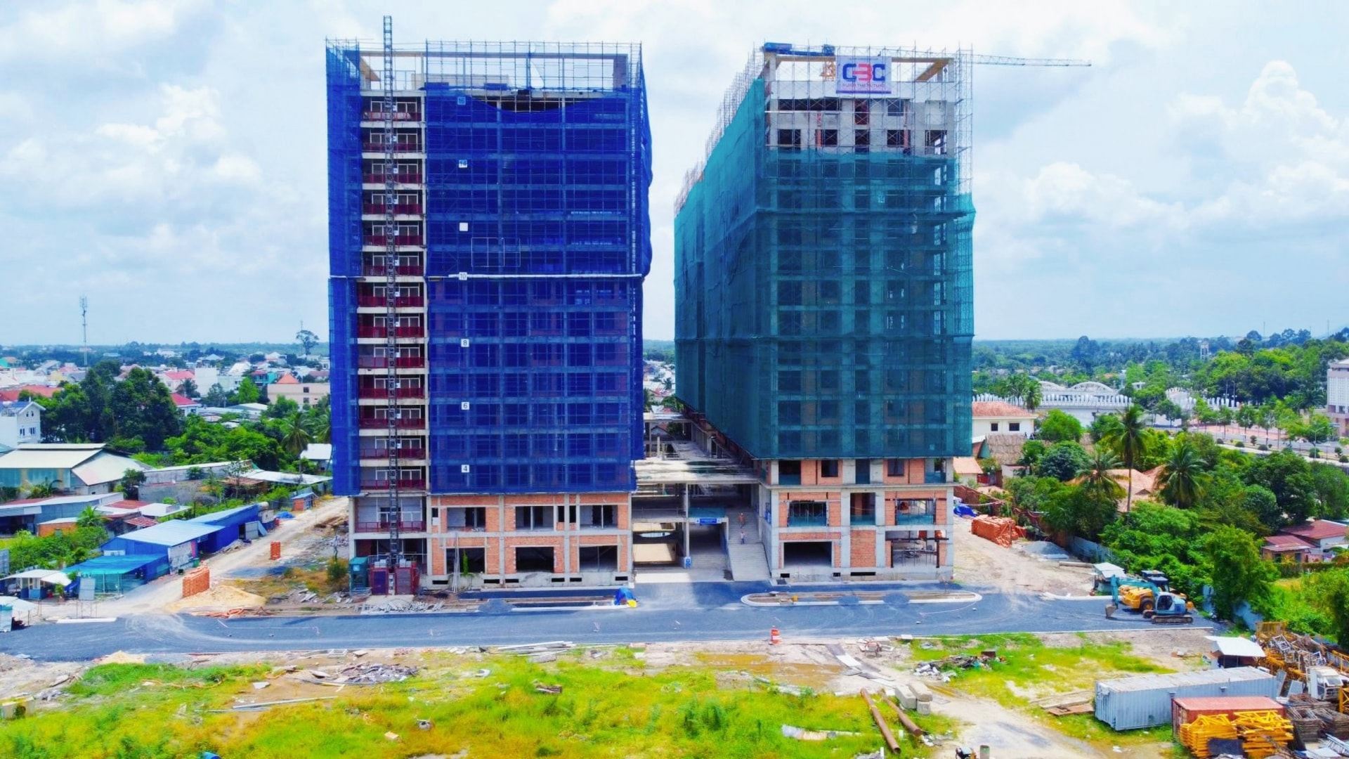Dự án nhà ở xã hội Golen City tại Tây Ninh được mở bán vào đầu năm 2021. Dự án do Công ty CP Đầu tư Thành Phố Vàng - công ty con của Hoàng Quân - thực hiện