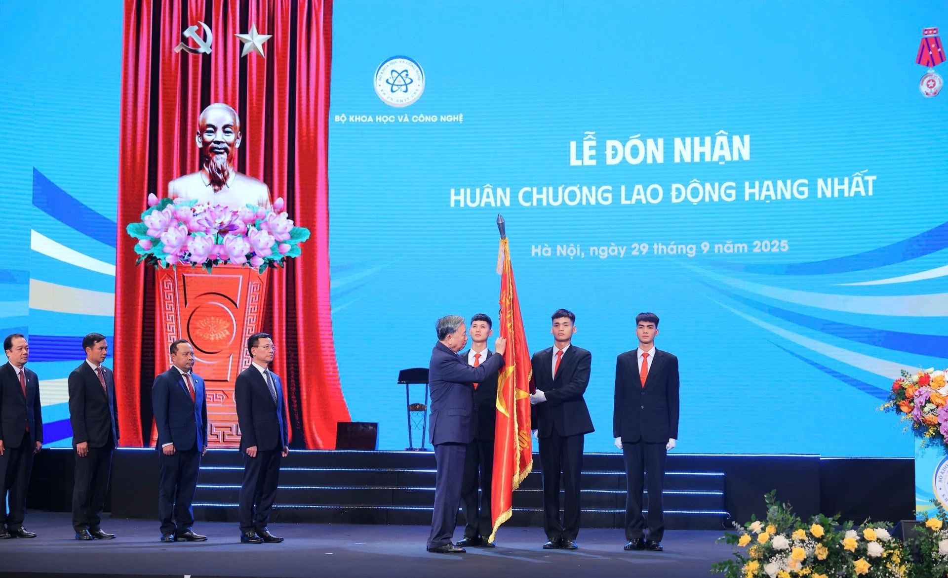 Tổng Bí thư chỉ rõ 'chìa khóa vàng' cho khát vọng Việt Nam hùng cường, thịnh vượng- Ảnh 3.