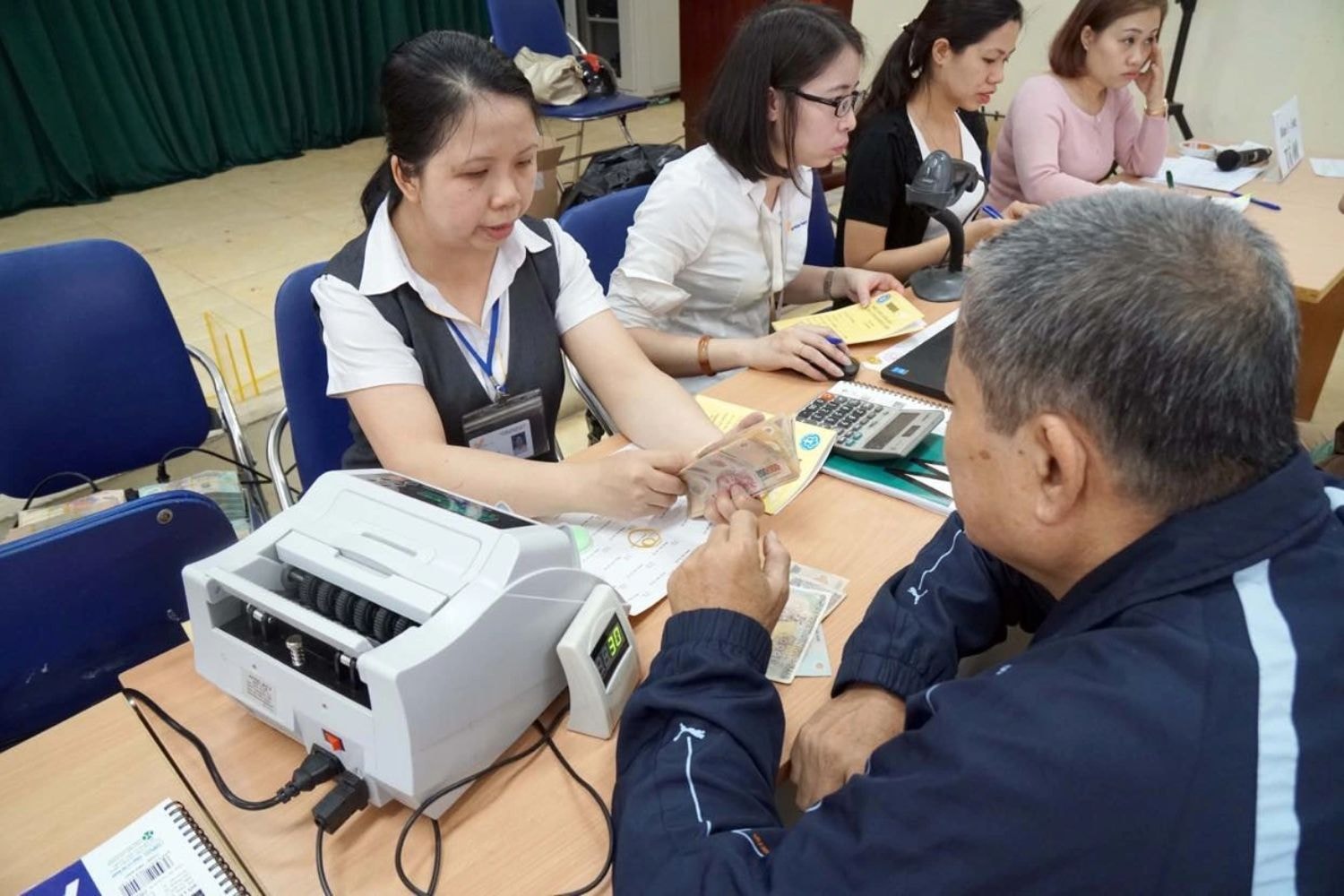 lương hưu 299