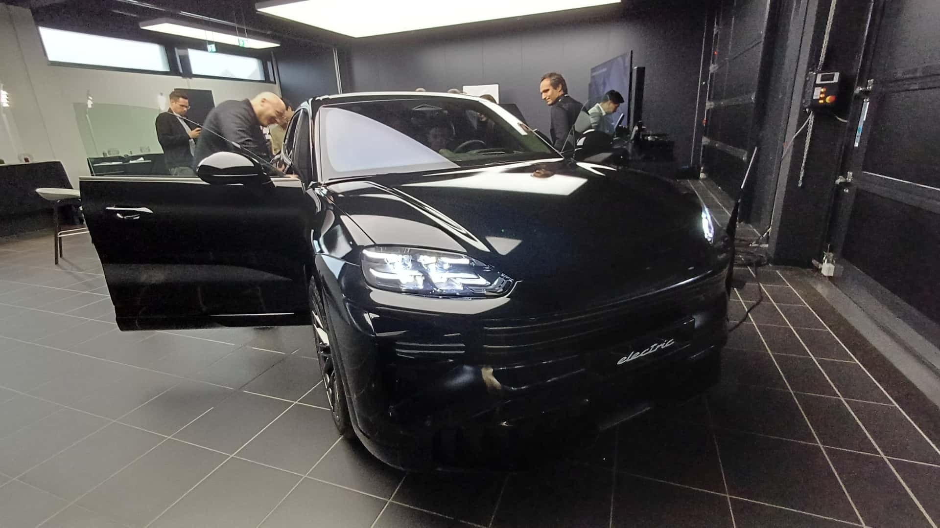 Porsche Cayenne Electric