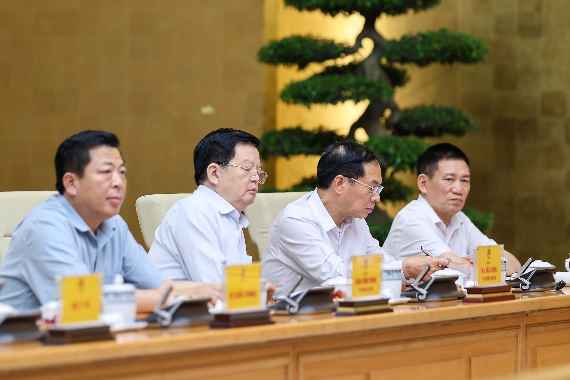 Thủ tướng: 9 nhiệm vụ cấp bách khắc phục hậu quả bão số 10- Ảnh 7.
