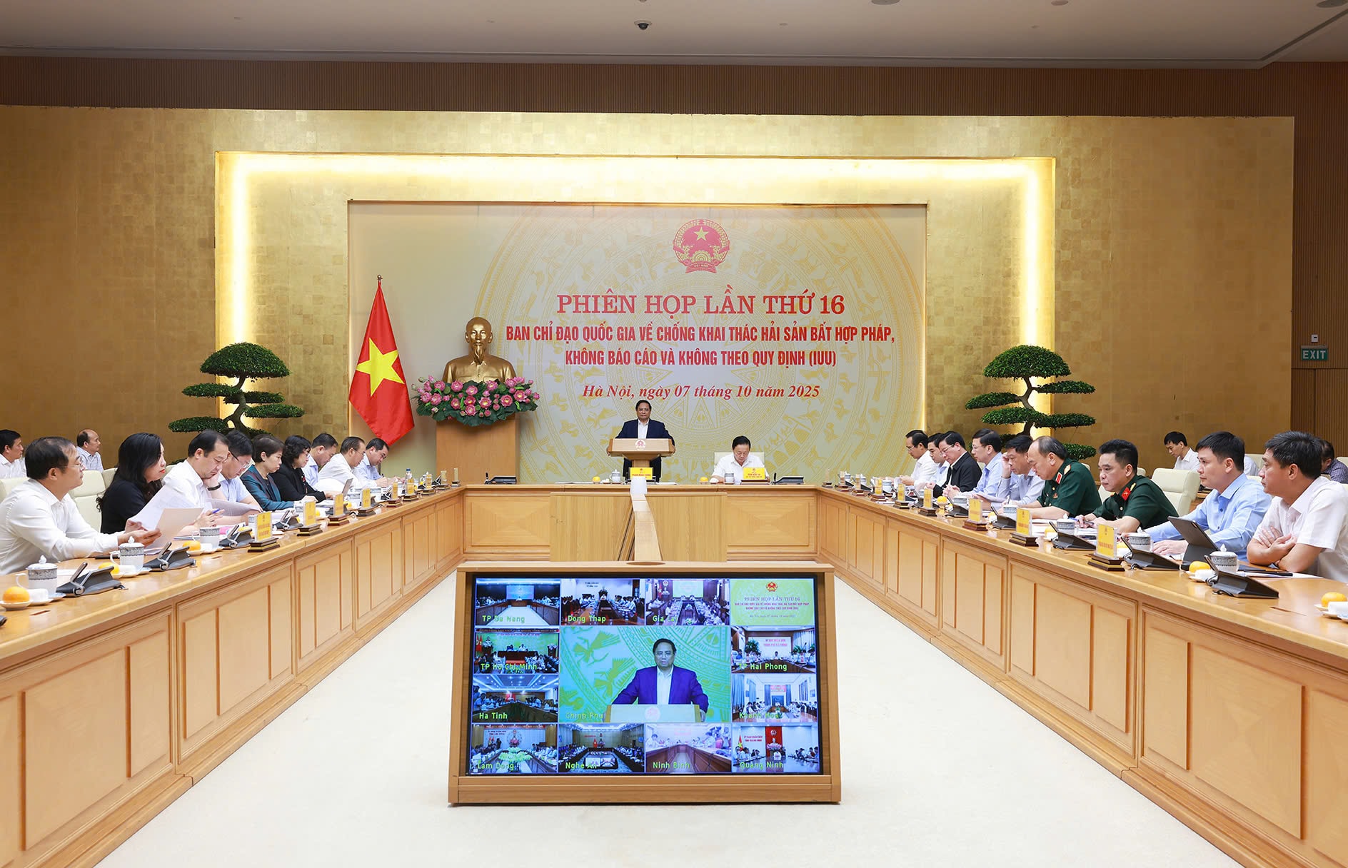 Thủ tướng: Xử lý dứt điểm 4 vấn đề tồn tại, bất cập để chấm dứt vi phạm IUU- Ảnh 1. Thủ tướng: Xử lý dứt điểm 4 vấn đề tồn tại, bất cập để chấm dứt vi phạm IUU- Ảnh 1.