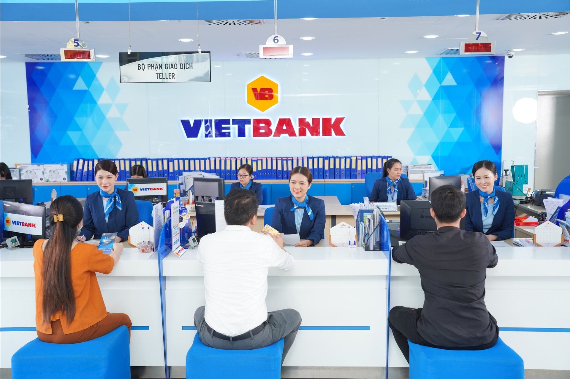vietbank2.jpg