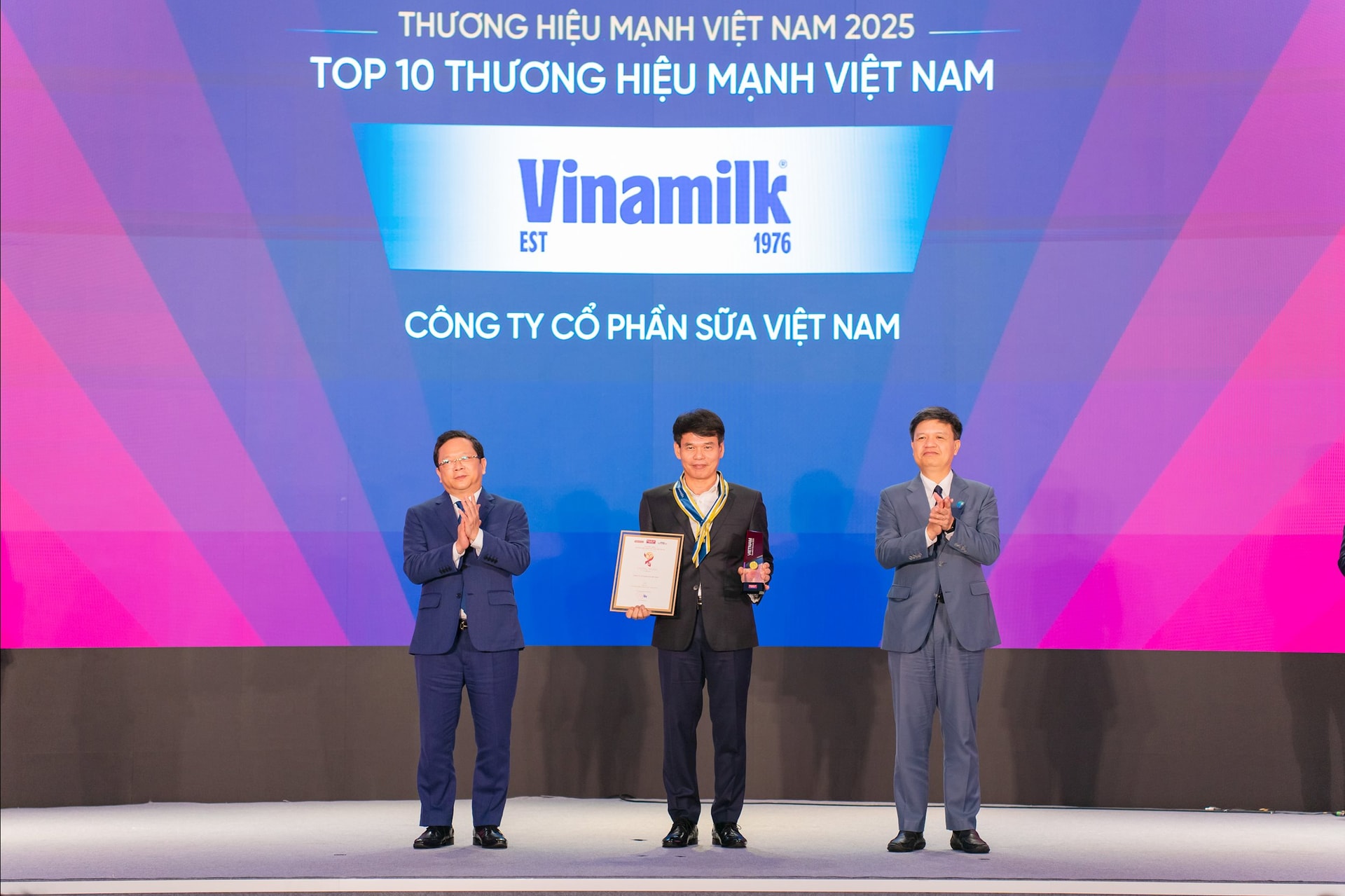 Vinh danh Vinamil (1)