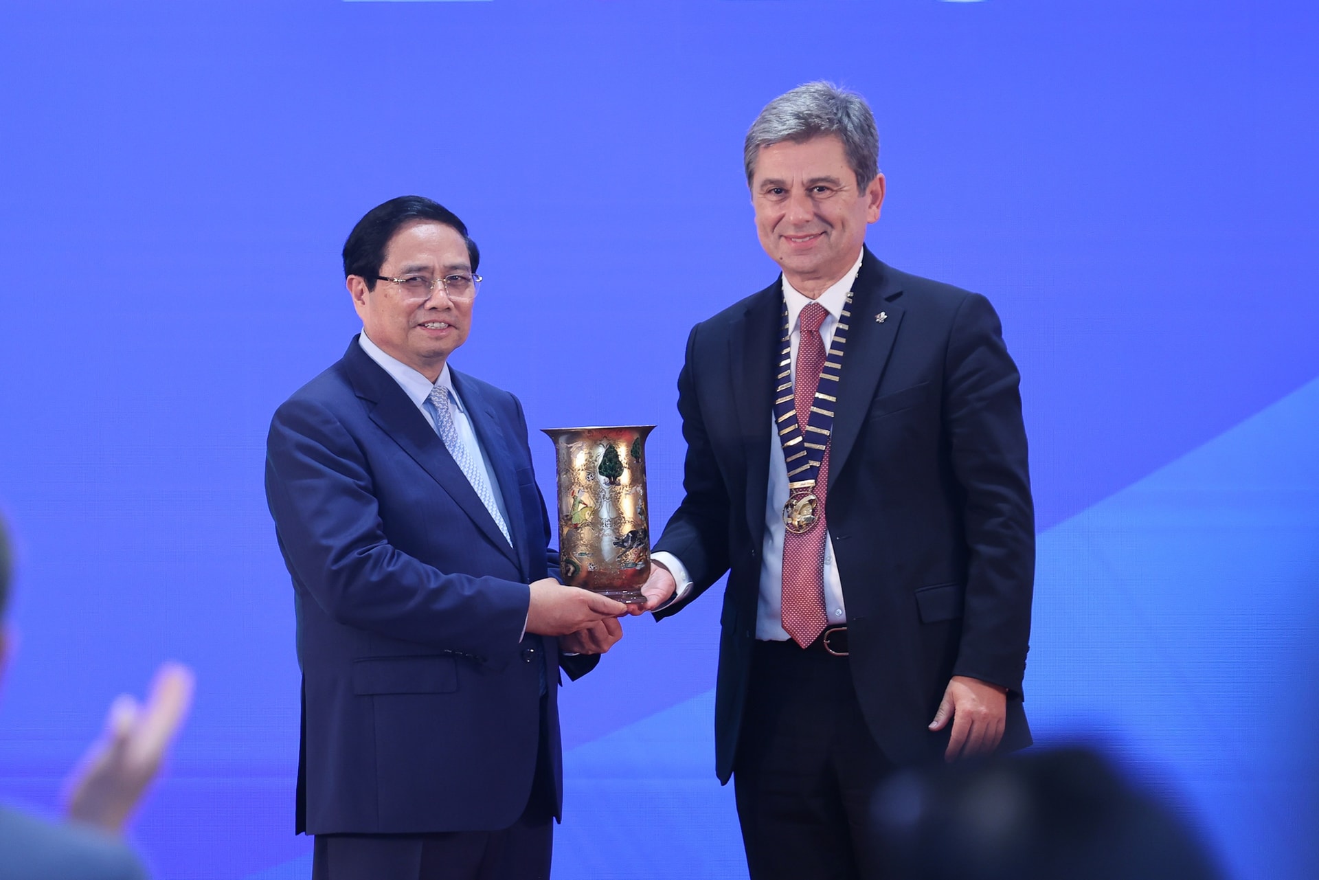 Thủ tướng: Việt Nam là đối tác tin cậy trong lĩnh vực logistics, kết nối con người, kết nối quốc gia- Ảnh 7.