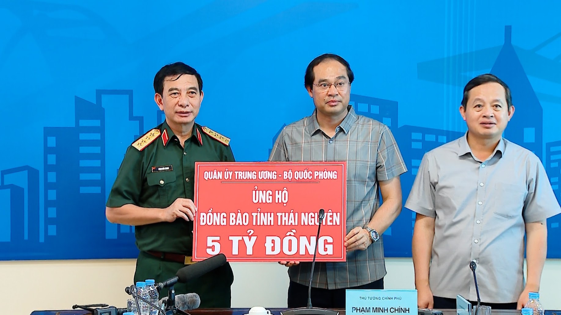 Thủ tướng chỉ đạo 9 nhiệm vụ cấp bách tại Thái Nguyên và xây dựng đường, đê kiên cố hai bên sông Cầu- Ảnh 4.