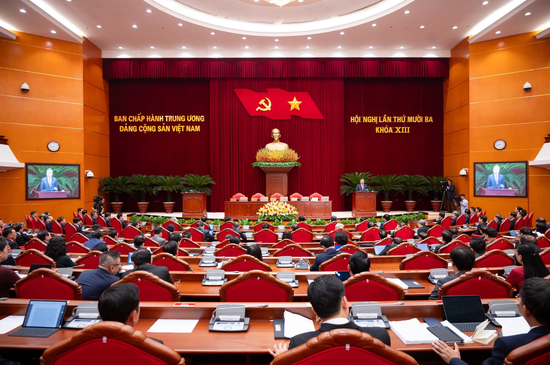 hội nghị trung ương 13