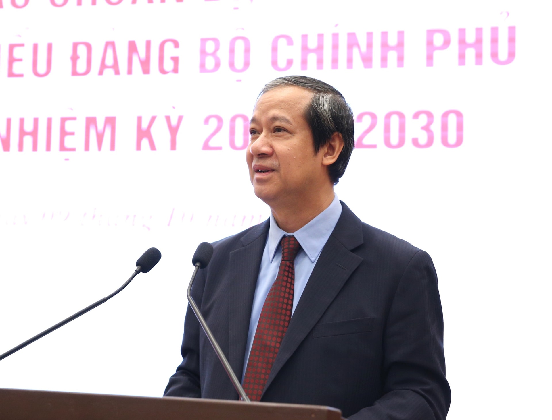 Phó Thủ tướng Thường trực Nguyễn Hòa Bình: Chính phủ có sự đổi mới mạnh mẽ về tư duy và phương pháp điều hành- Ảnh 5. Phó Thủ tướng Thường trực Nguyễn Hòa Bình: Chính phủ có sự đổi mới mạnh mẽ về tư duy và phương pháp điều hành- Ảnh 5.