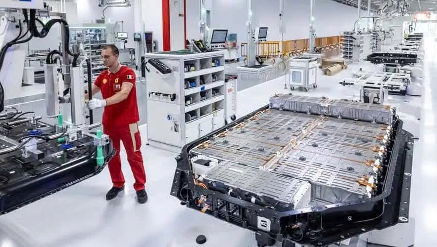 Bộ pin của Ferrari Elettrica là bộ pin niken-mangan coban (NCM) 122 kilowatt trên một giờ