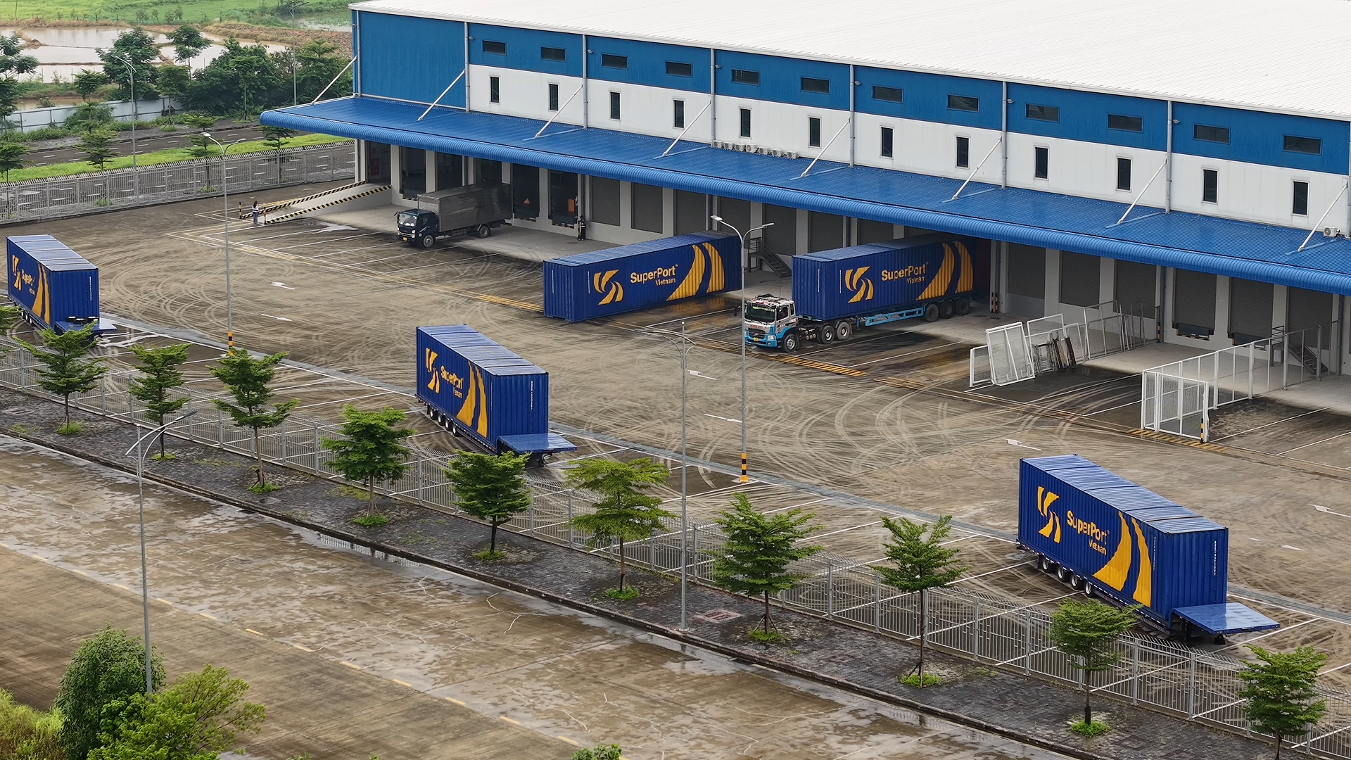 Sieu cang logistics (1)