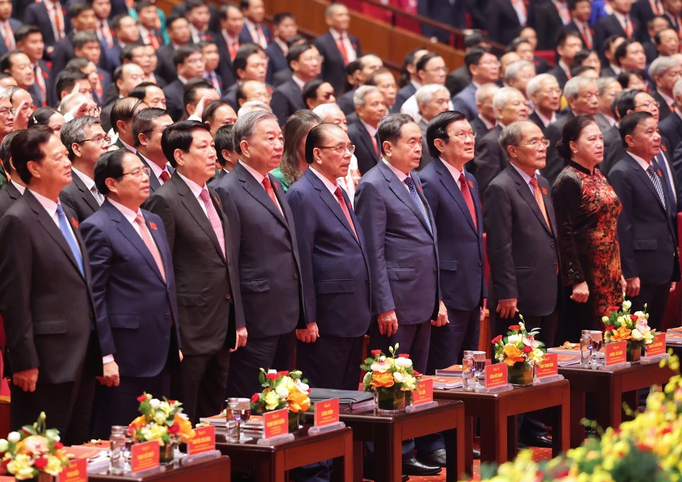 Thủ tướng Phạm Minh Chính: Đảng bộ Chính phủ quyết tâm phấn đấu là một trong những Đảng bộ tiên phong, gương mẫu đi đầu trong triển khai Nghị quyết Đại hội XIV của Đảng- Ảnh 2.