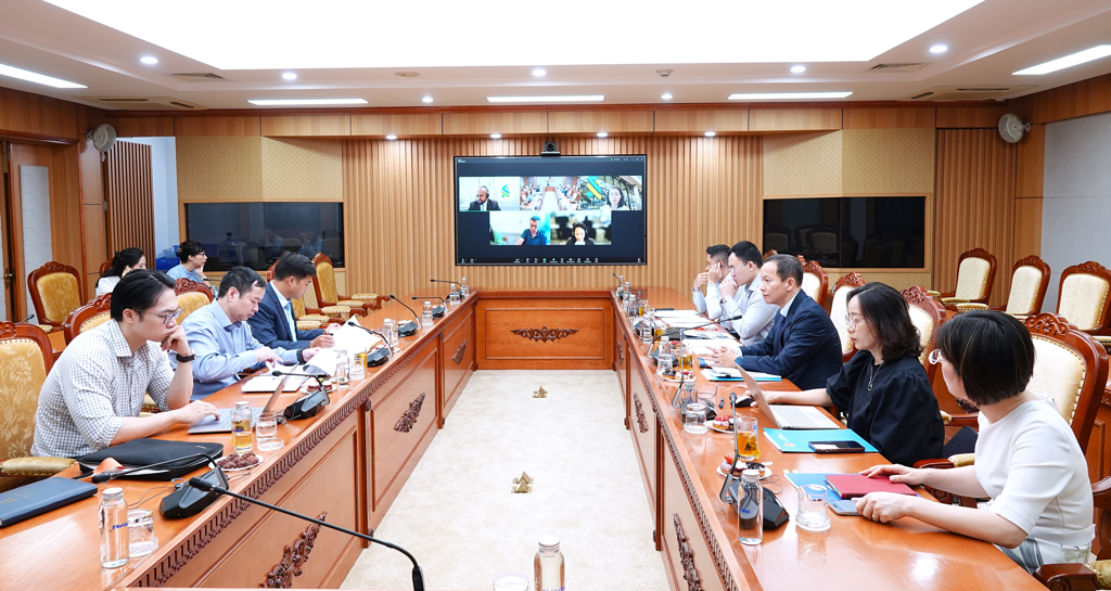 quang cảnh buổi làm việc