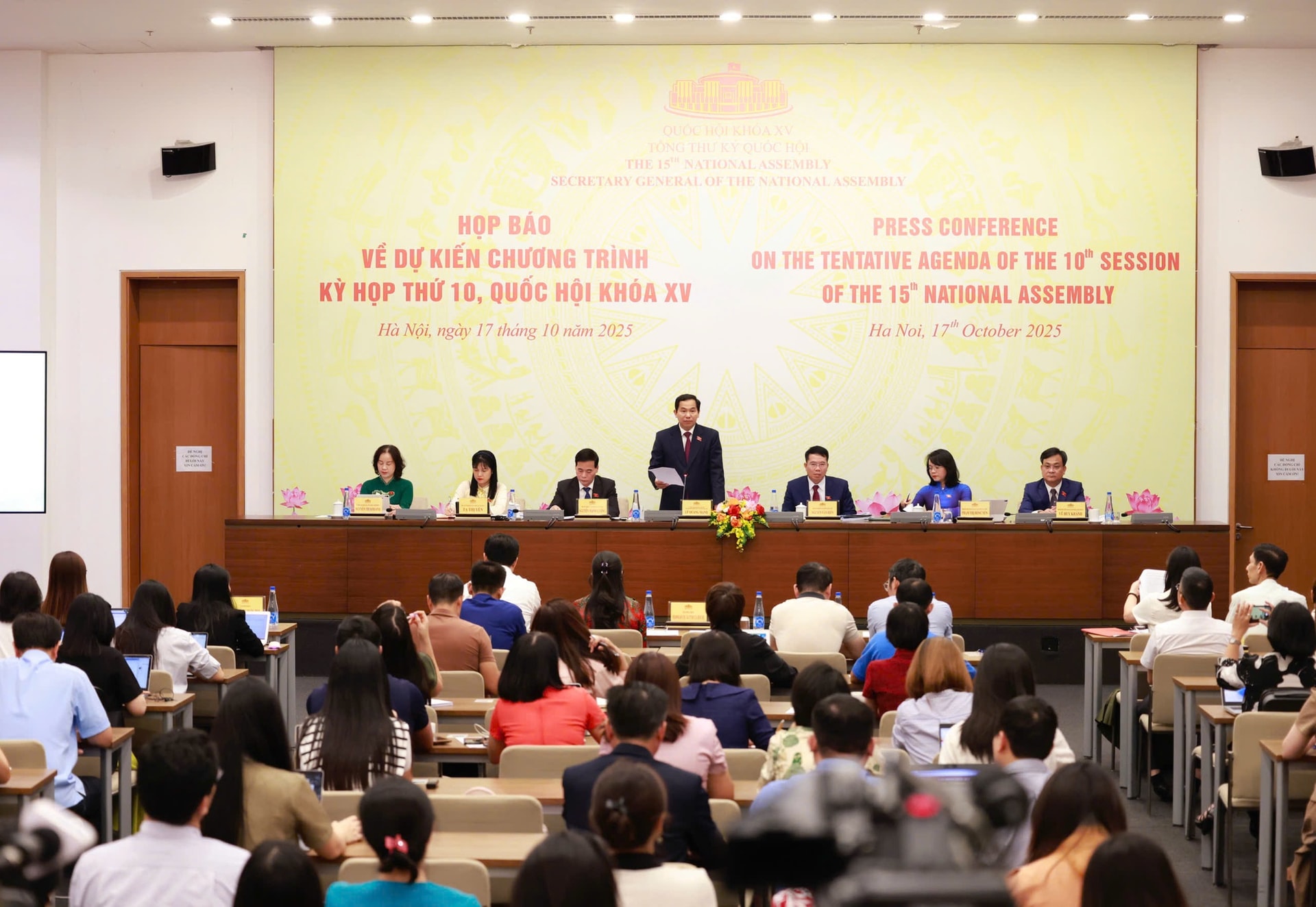 Kỳ họp thứ 10, Quốc hội khóa XV chính thức khai mạc vào sáng ngày 20/10- Ảnh 2. Kỳ họp thứ 10, Quốc hội khóa XV chính thức khai mạc vào sáng ngày 20/10- Ảnh 2.