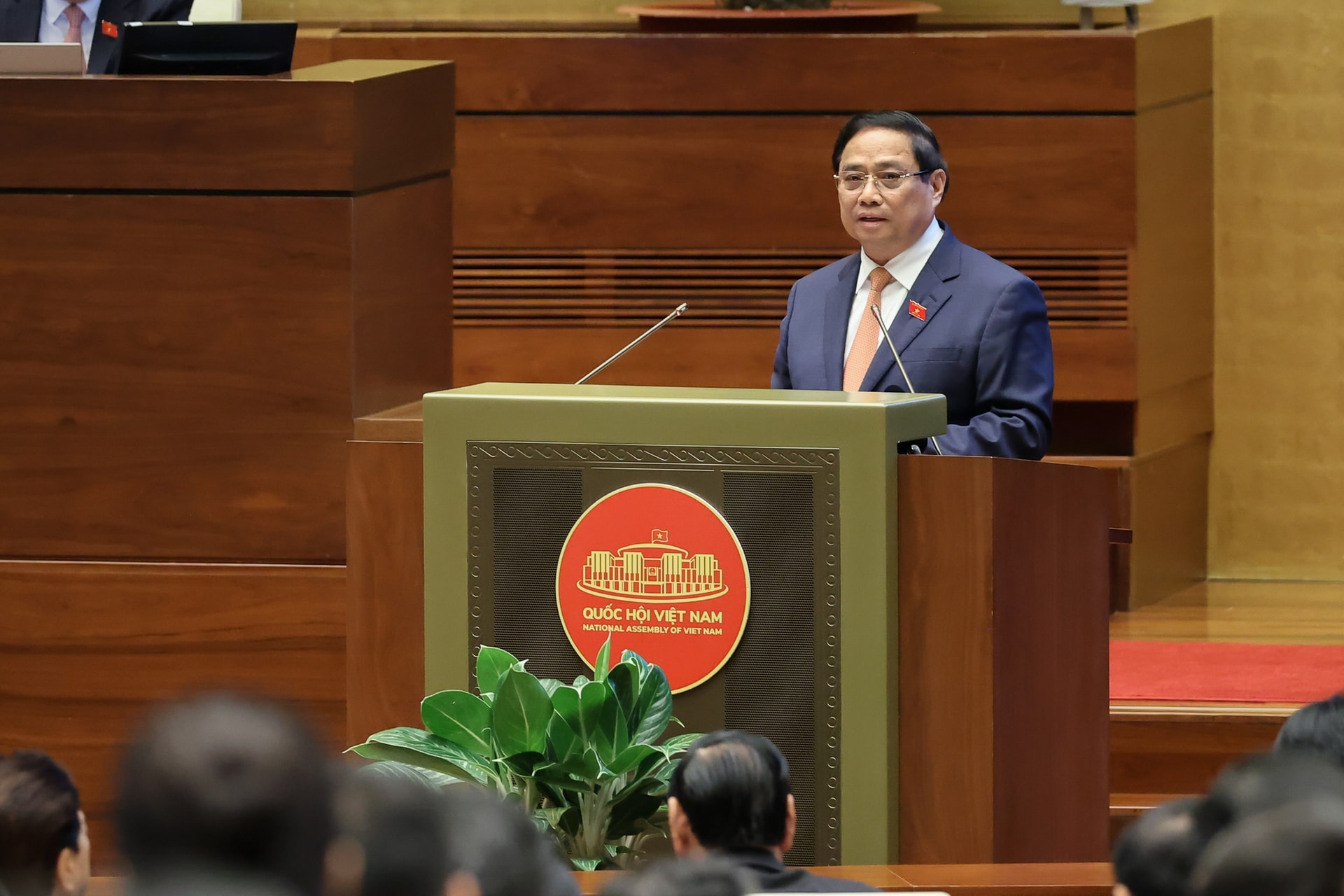 Thủ tướng: Kinh tế Việt Nam khẳng định đủ sức chống chịu trước các cú sốc bên ngoài, tăng trưởng cao hàng đầu thế giới- Ảnh 2.