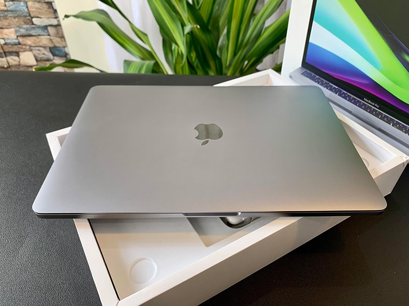 MacBook cảm ứng
