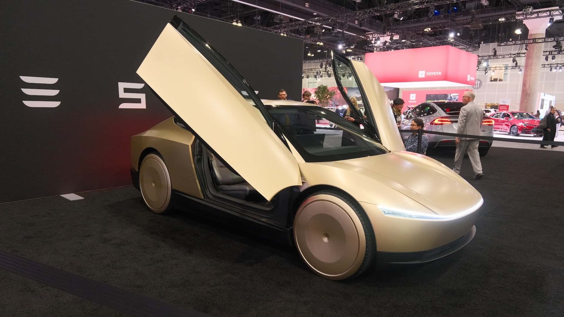 Mẫu Cybercab tại triển lãm ô tô LA