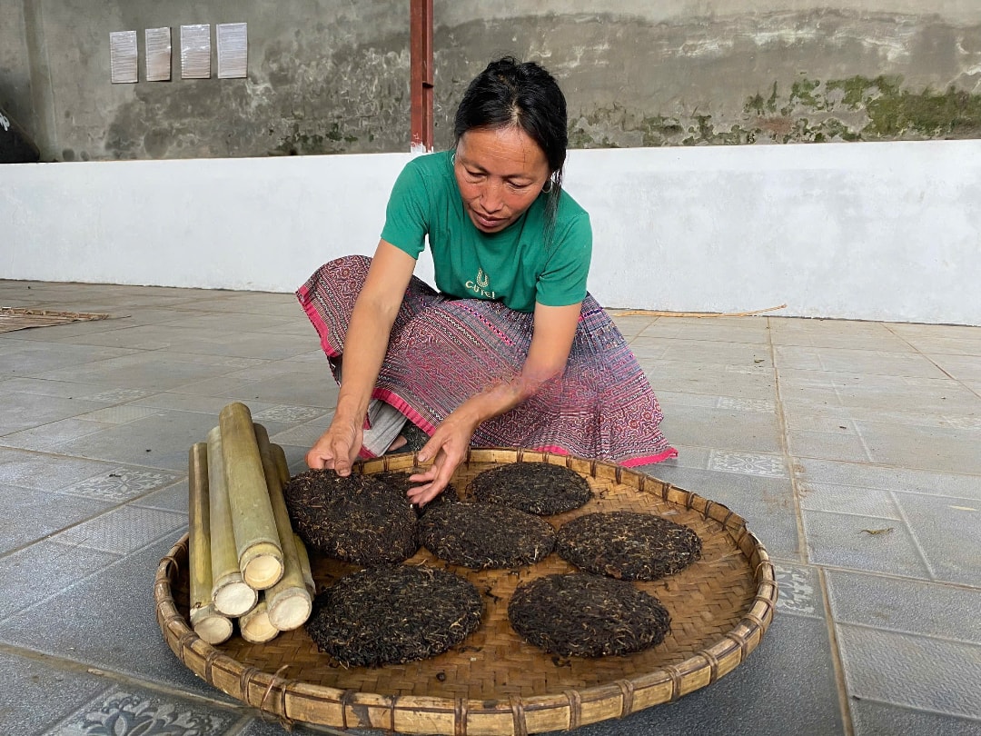 Sản phẩm trà ép bánh và trà ống nứa nhà chị Ly (1)