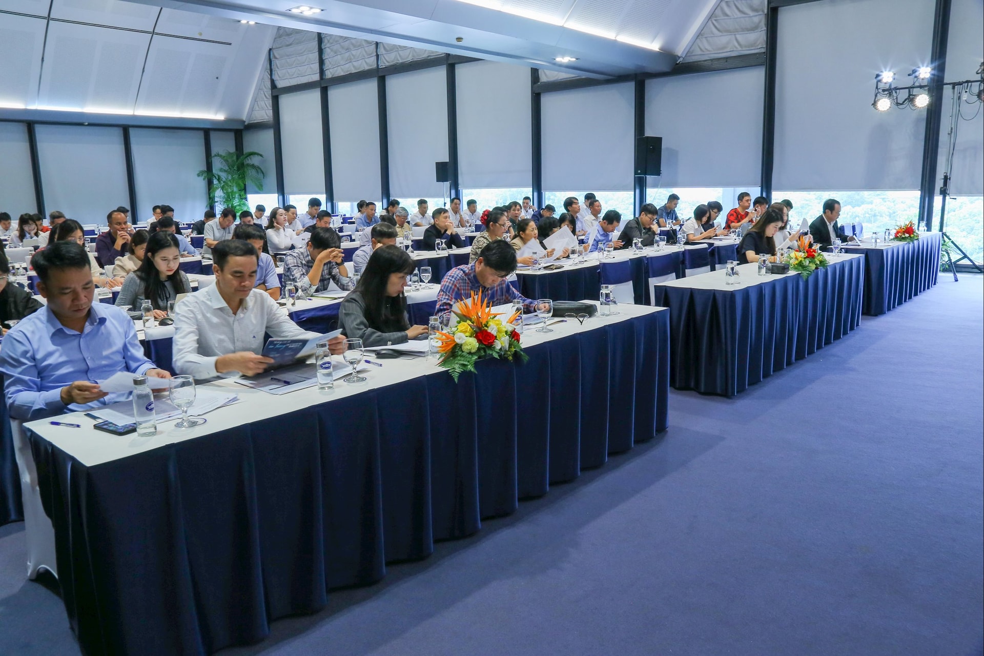 Toàn cảnh Đại hội đồng cổ đông bất thường Tập đoàn Đạt Phương năm 2025.