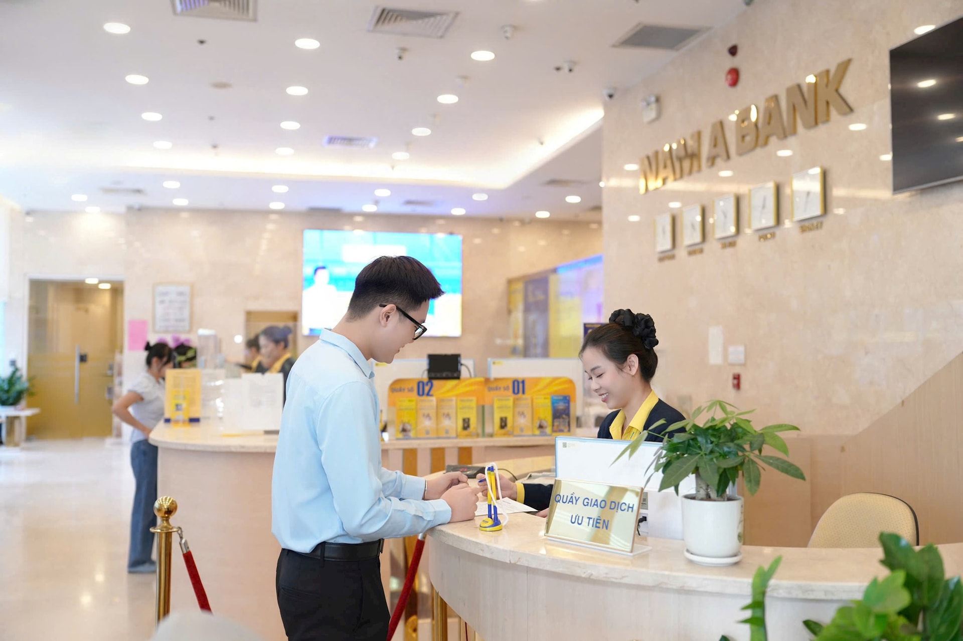 Ngan hang Nam A Bank (1)