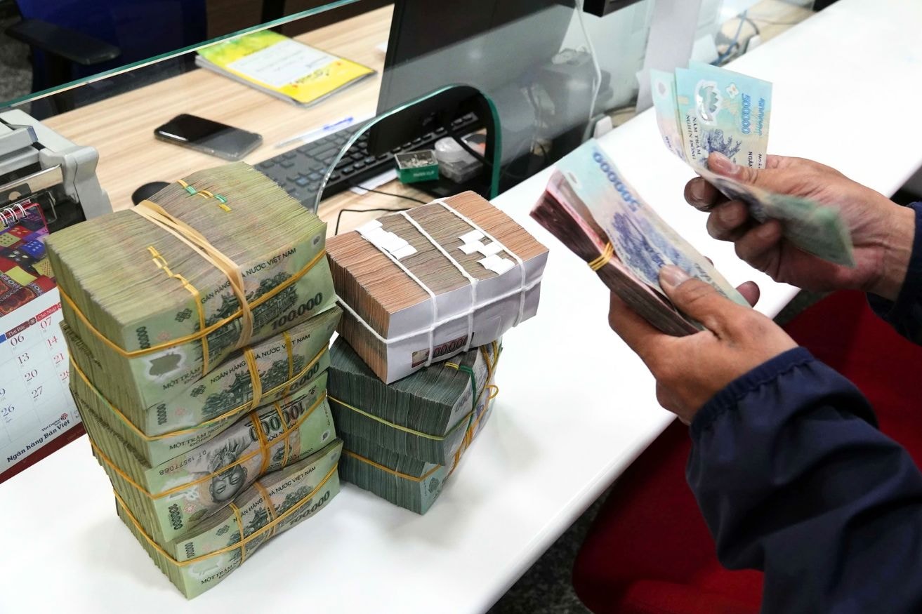 Tín dụng tăng nhanh nhất nhiều năm, lãi suất huy động rục rịch trở lại