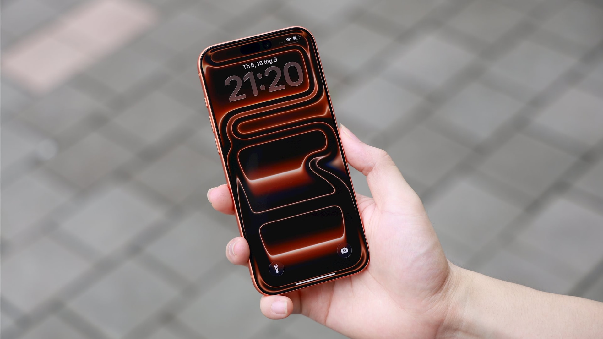 iphone2.jpg