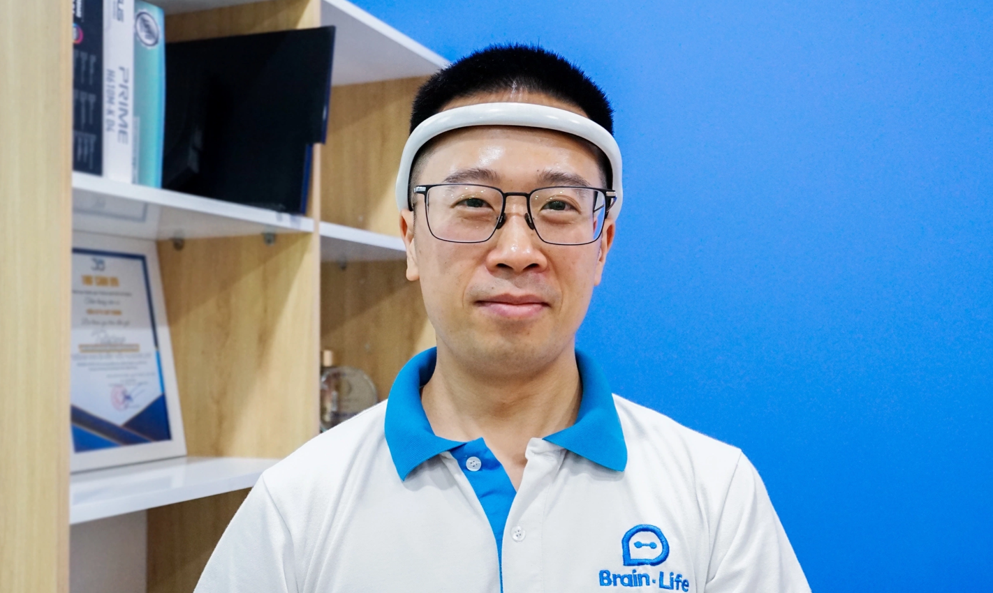 TS. Vi Chí Thành và nguyên mẫu thiết bị Brain-Life Focus+