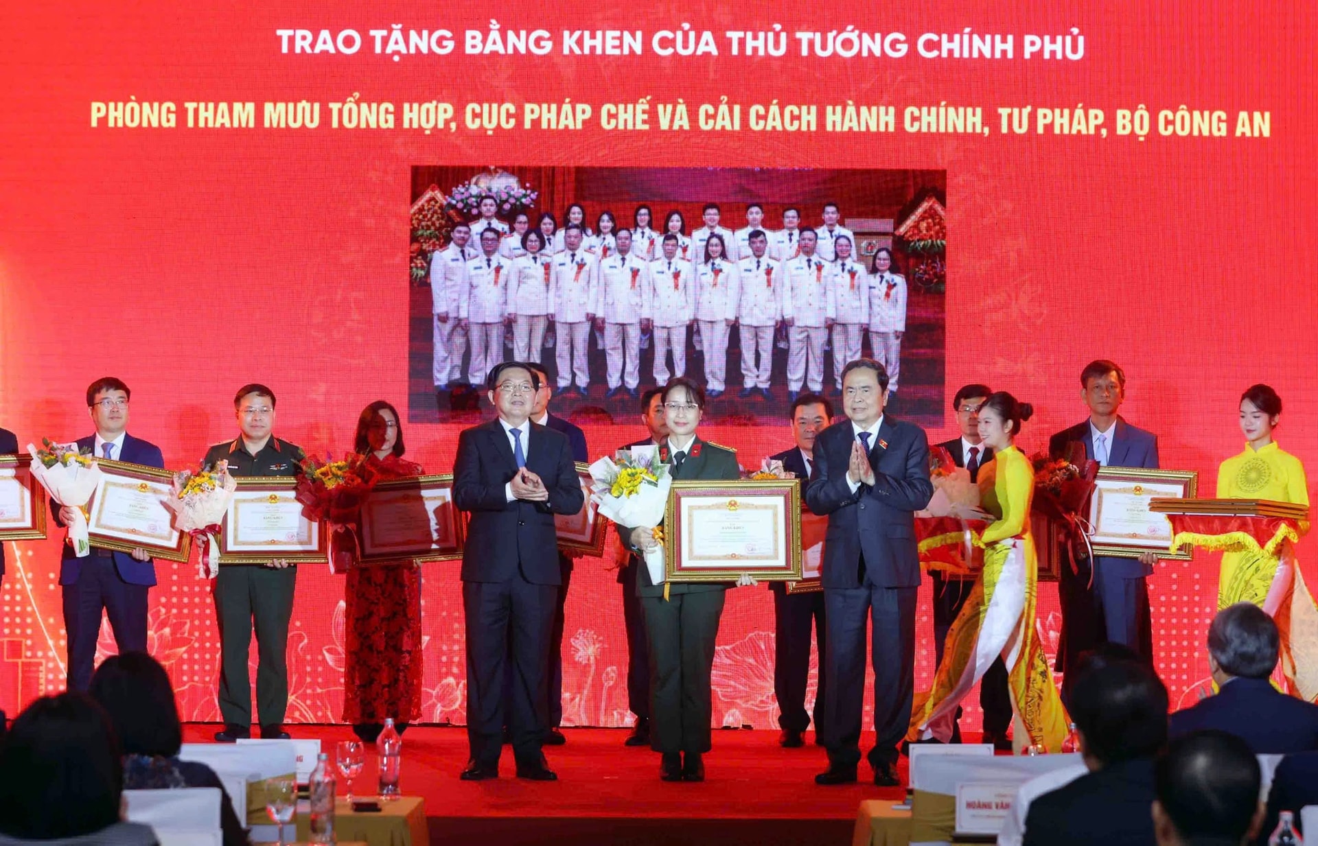 Chủ tịch Quốc hội Trần Thanh Mẫn: Biến thể chế pháp luật thành lợi thế cạnh tranh, 'đột phá của đột phá'- Ảnh 6.