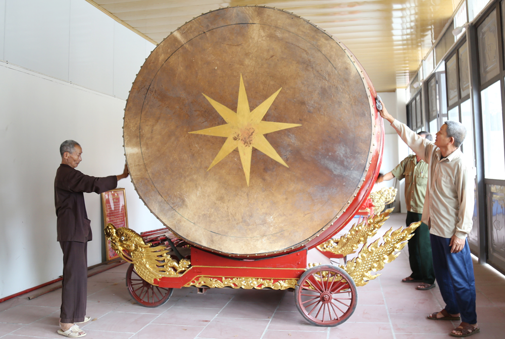 trống sấm làng Chờ