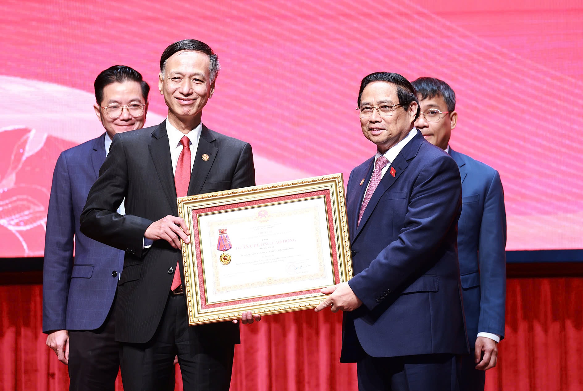 Thủ tướng: Xây dựng nền ngoại giao toàn diện, hiện đại, chuyên nghiệp, mang đậm bản sắc Việt Nam- Ảnh 2.