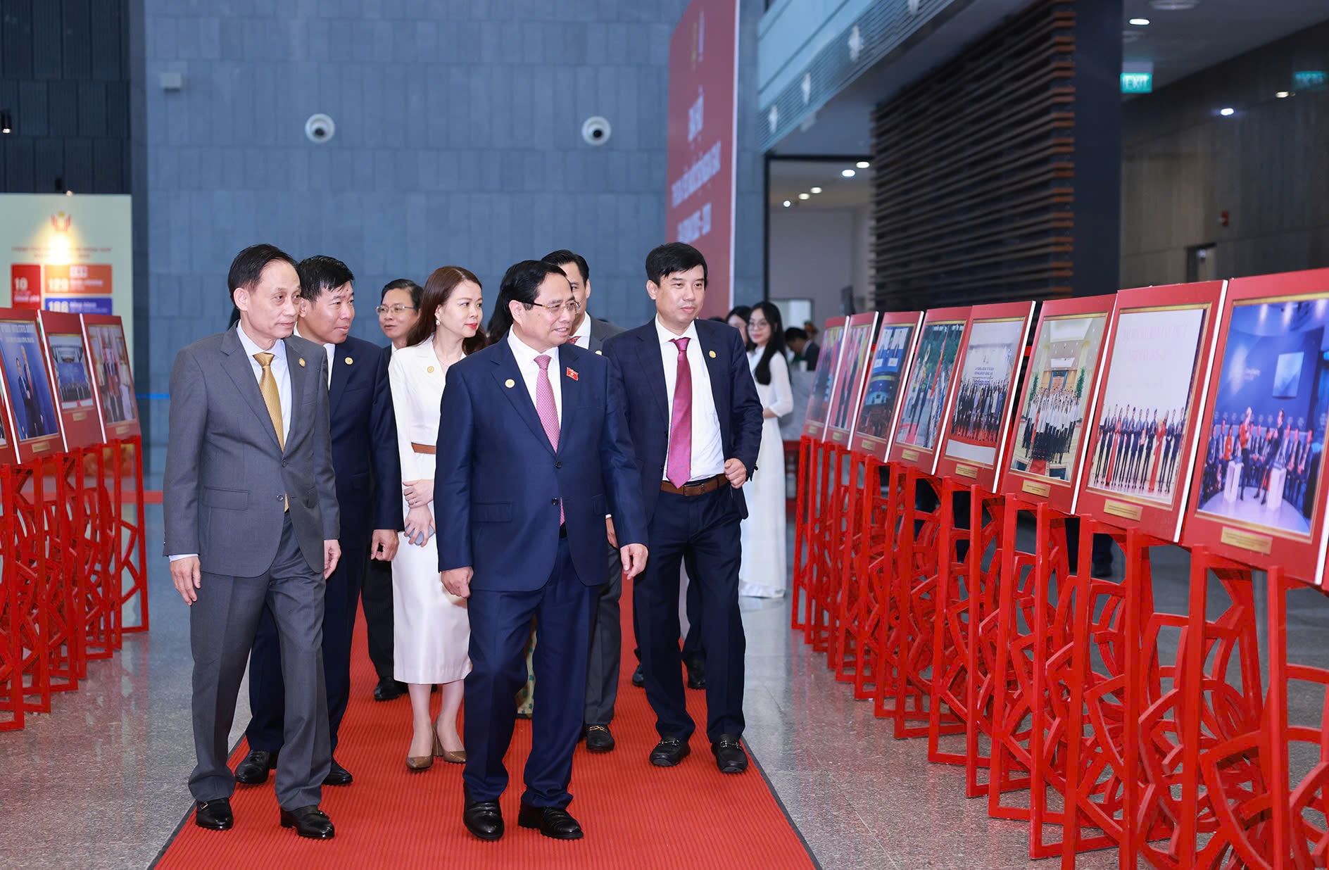 Thủ tướng: Xây dựng nền ngoại giao toàn diện, hiện đại, chuyên nghiệp, mang đậm bản sắc Việt Nam- Ảnh 1.