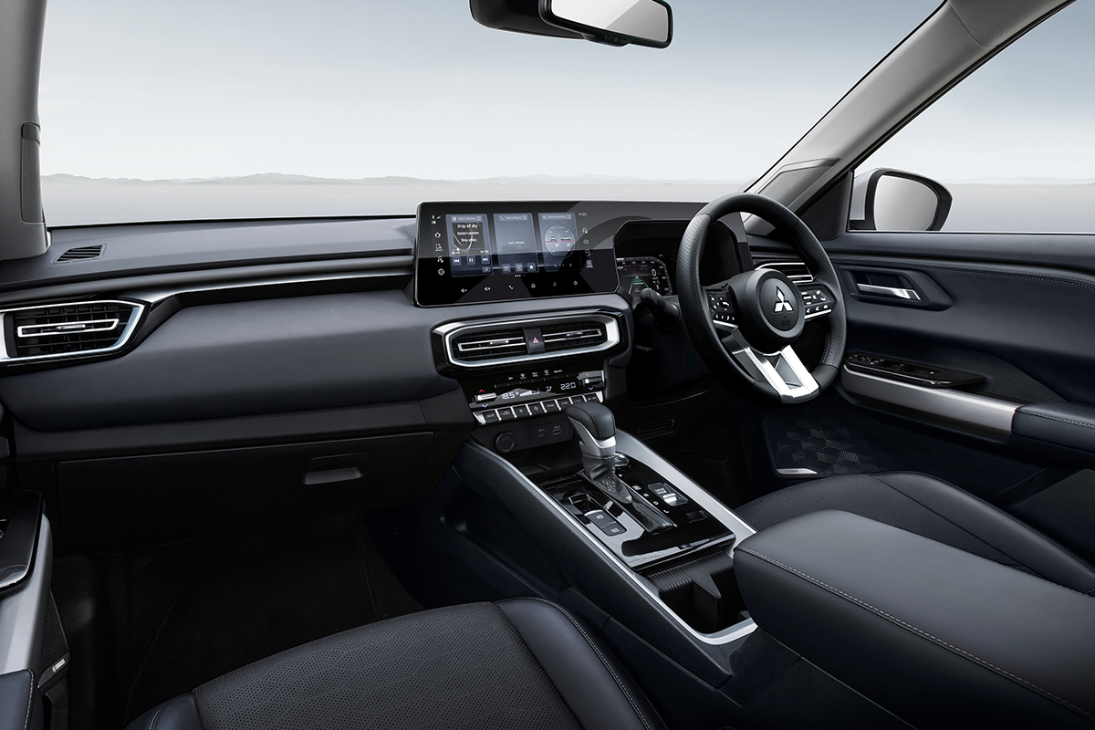 mitsubishi destinator nội thất