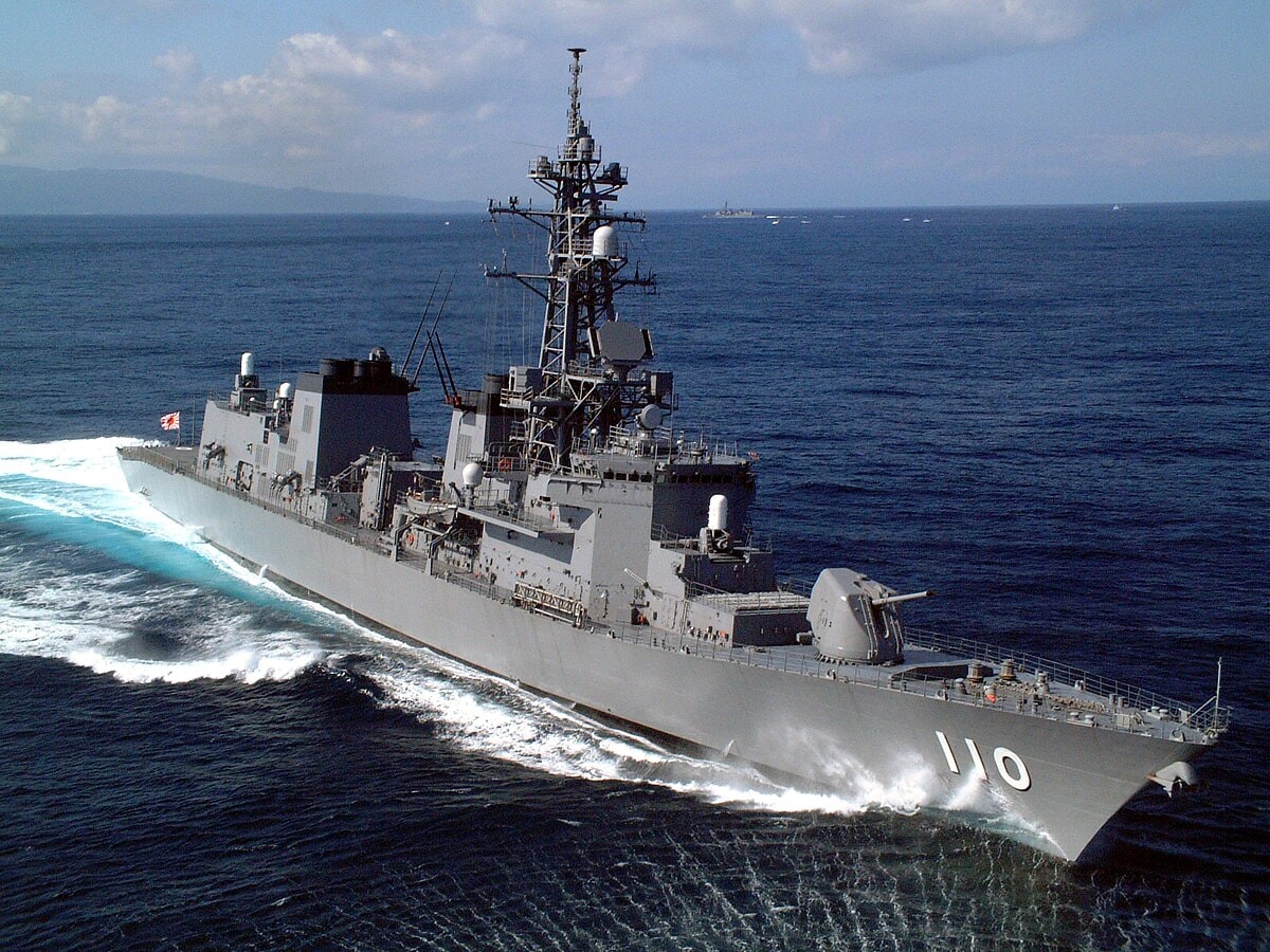 Tàu khu trục lớp Takanami