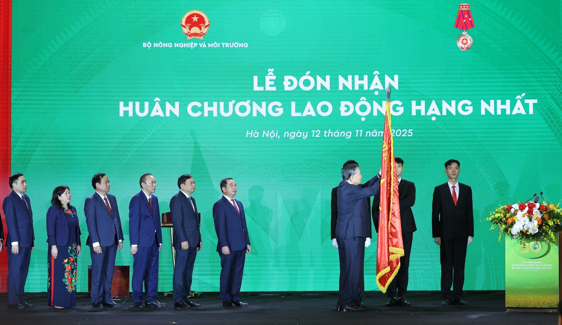 Tổng Bí thư Tô Lâm: Ngành Nông nghiệp và Môi trường trở thành trụ cột của nền kinh tế, nền tảng của sinh kế- Ảnh 6. Tổng Bí thư Tô Lâm: Ngành Nông nghiệp và Môi trường trở thành trụ cột của nền kinh tế, nền tảng của sinh kế- Ảnh 6.