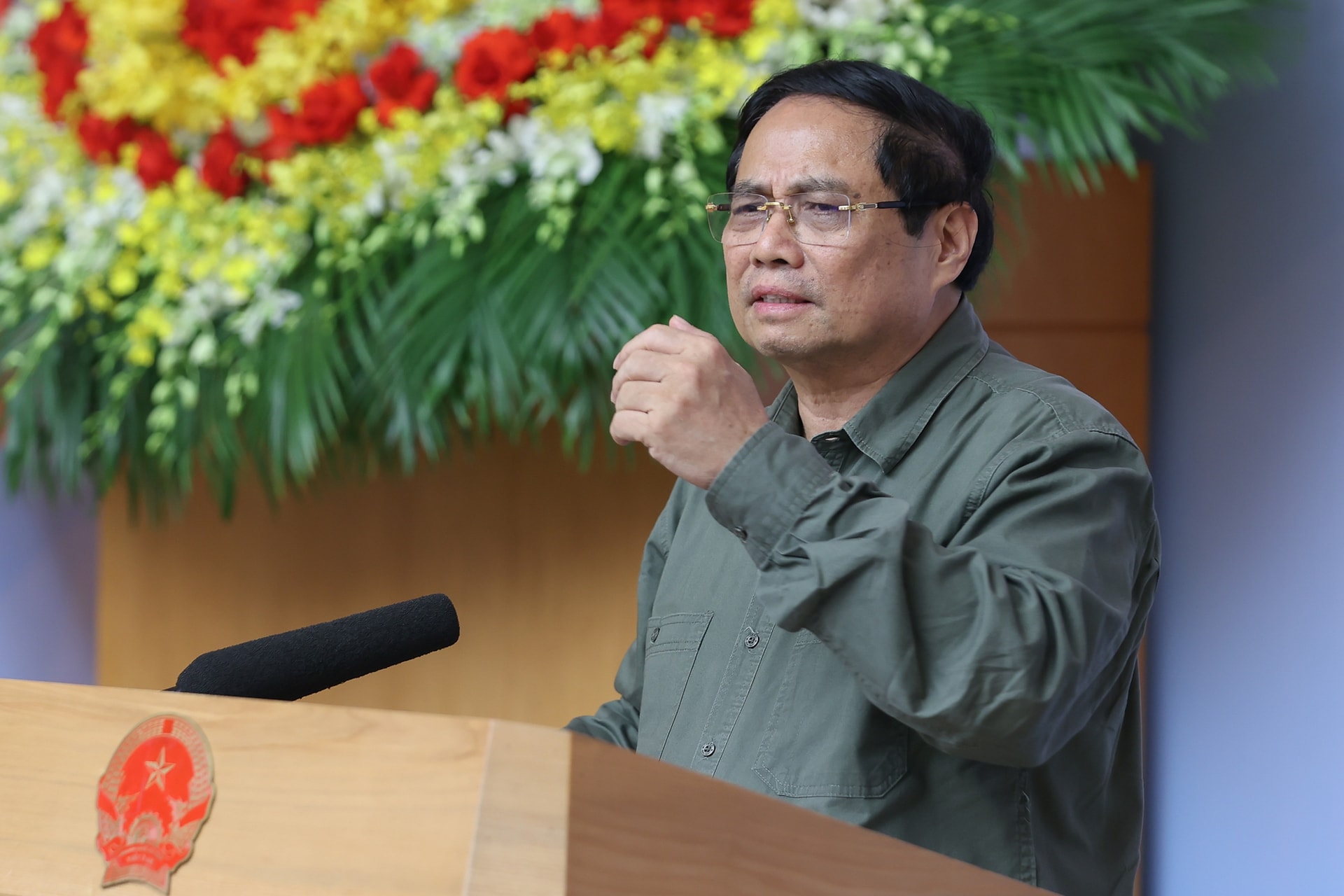 Thủ tướng: Khẩn trương xây dựng lại 1.900 nhà sập đổ, 67.000 nhà tốc mái cho đồng bào miền Trung- Ảnh 6. Thủ tướng: Khẩn trương xây dựng lại 1.900 nhà sập đổ, 67.000 nhà tốc mái cho đồng bào miền Trung- Ảnh 6.