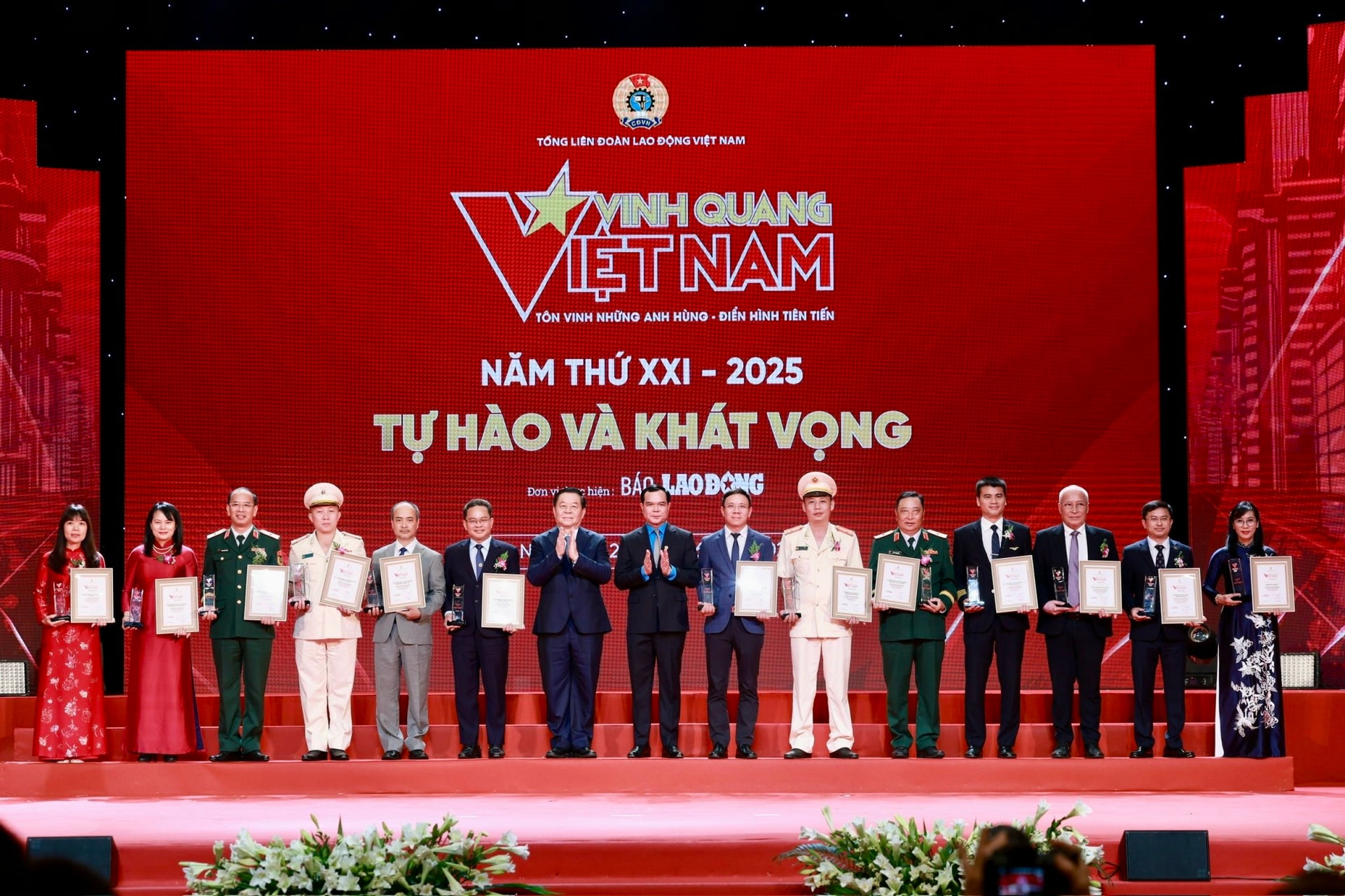 Vinh Quang Việt Nam 2025
