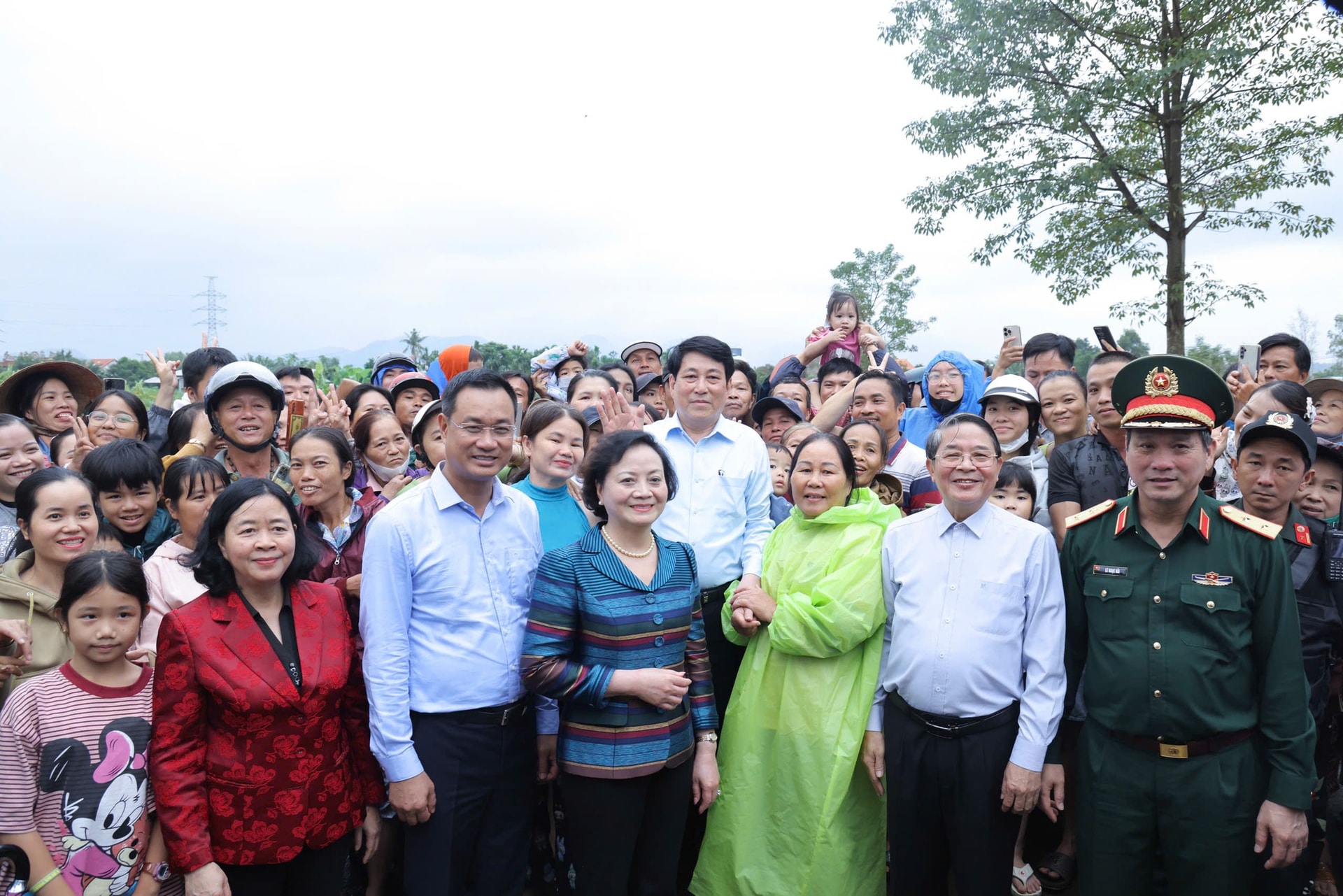 Chủ tịch nước Lương Cường dự Ngày hội Đại đoàn kết toàn dân tại Đà Nẵng- Ảnh 5. Chủ tịch nước Lương Cường dự Ngày hội Đại đoàn kết toàn dân tại Đà Nẵng- Ảnh 5.