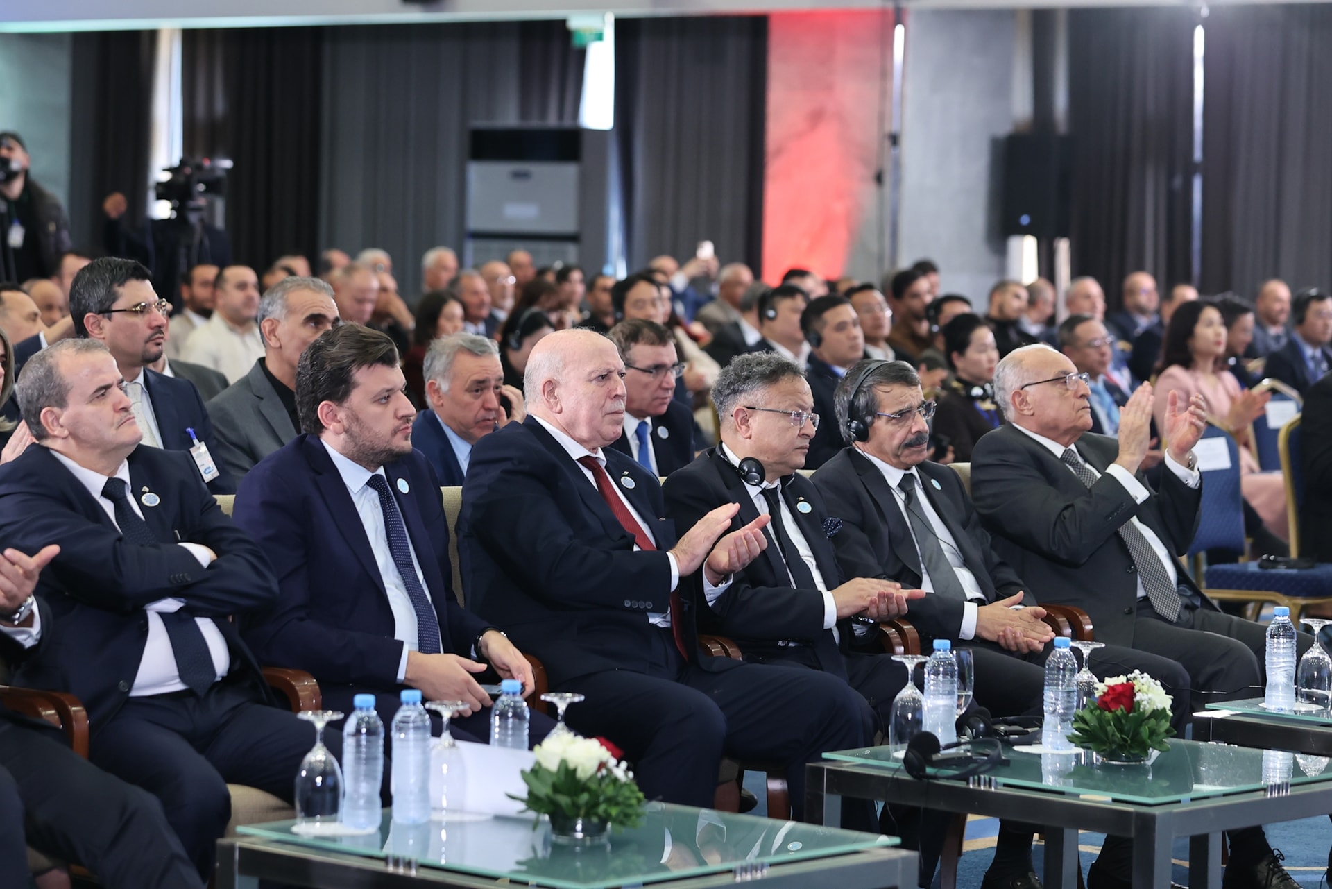 Thủ tướng mời gọi doanh nghiệp Việt Nam đầu tư tại Algeria để xuất khẩu sang 3 châu lục- Ảnh 7.