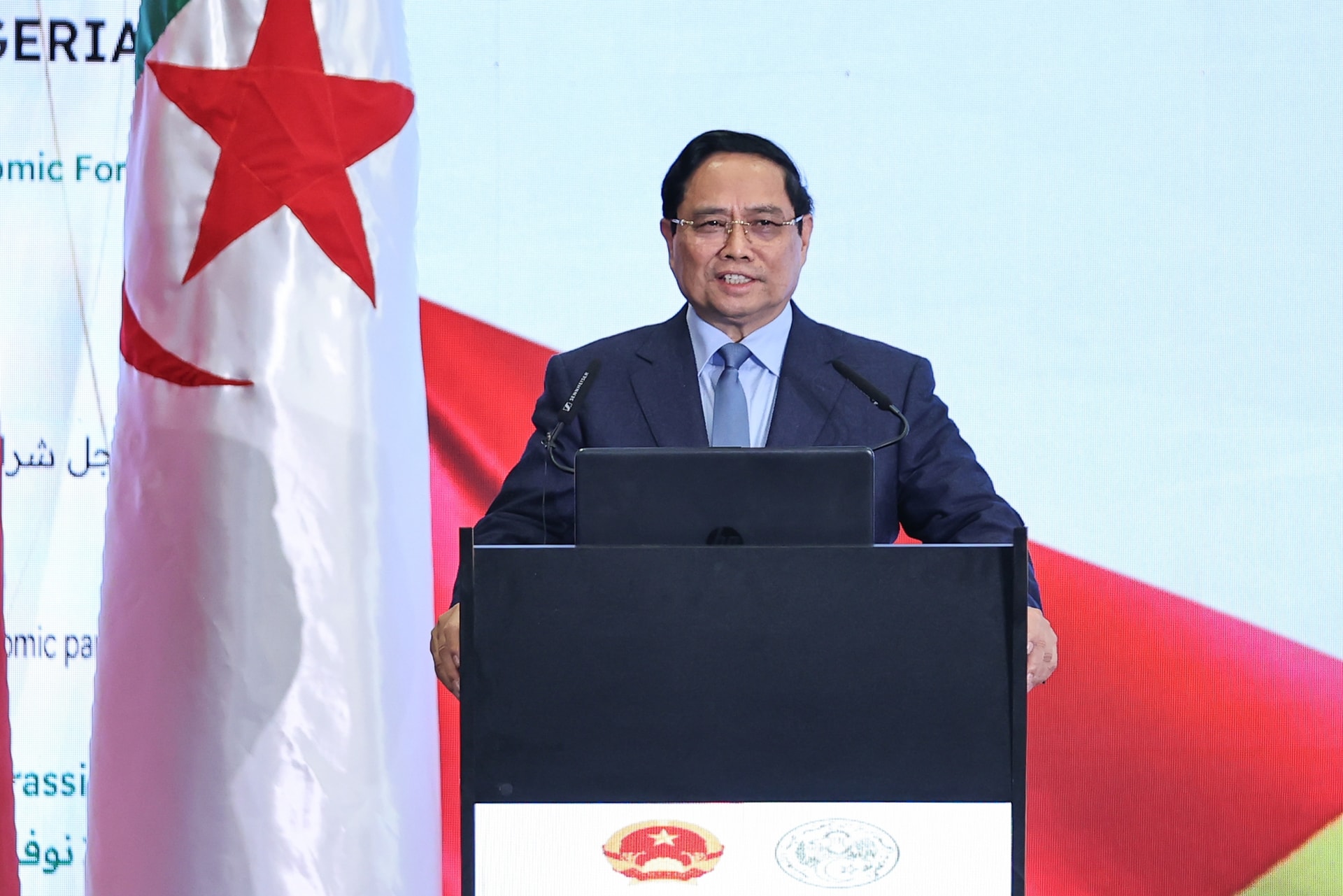 Thủ tướng mời gọi doanh nghiệp Việt Nam đầu tư tại Algeria để xuất khẩu sang 3 châu lục- Ảnh 2.