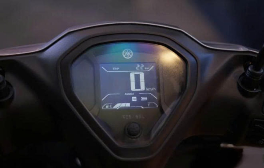 Yamaha Gear Ultima mặt đồng hồ trước (1)