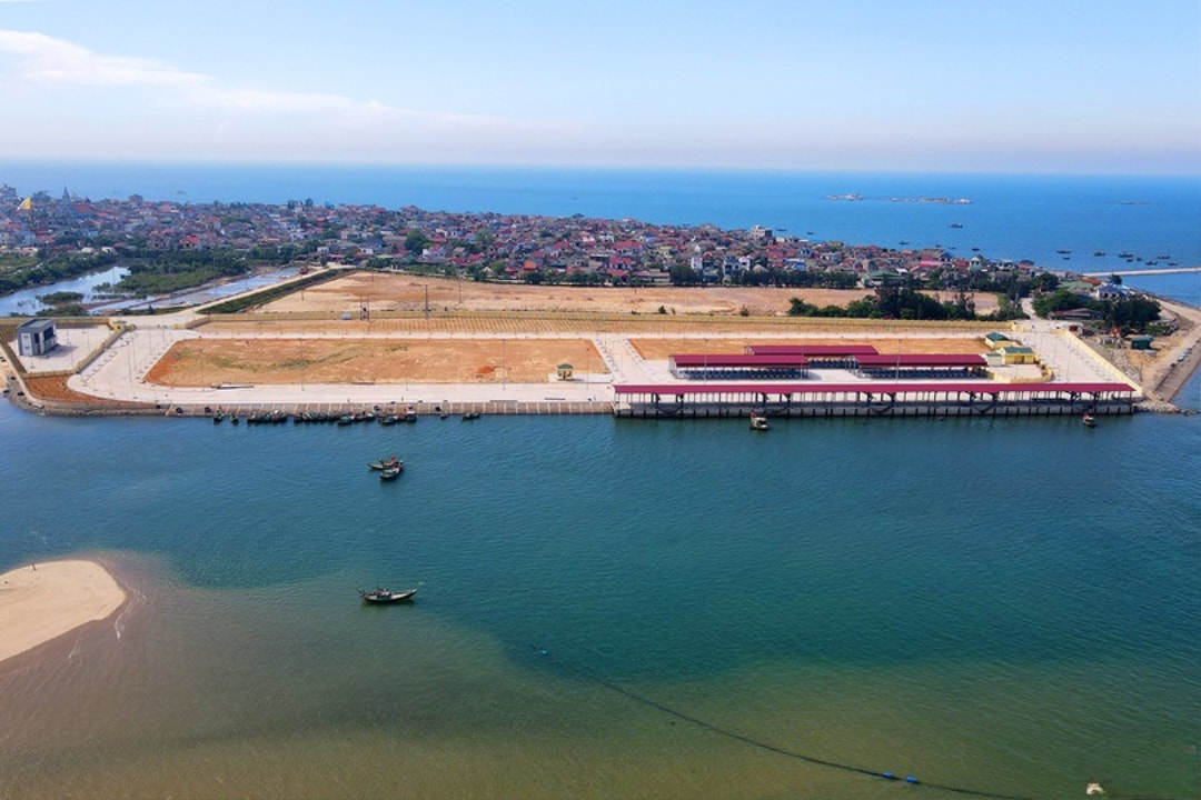 Cảng cá Cửa Nhượng (1)