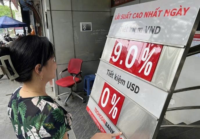 Bước sang đầu tháng 1/2026, lãi suất huy động vẫn neo cao khi nhiều ngân hàng tăng và cộng ưu đãi, đưa lãi gửi lên vùng 7–8%, thậm chí 9%/năm