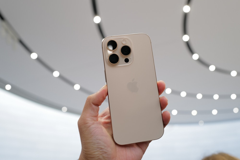 iphone1.jpg
